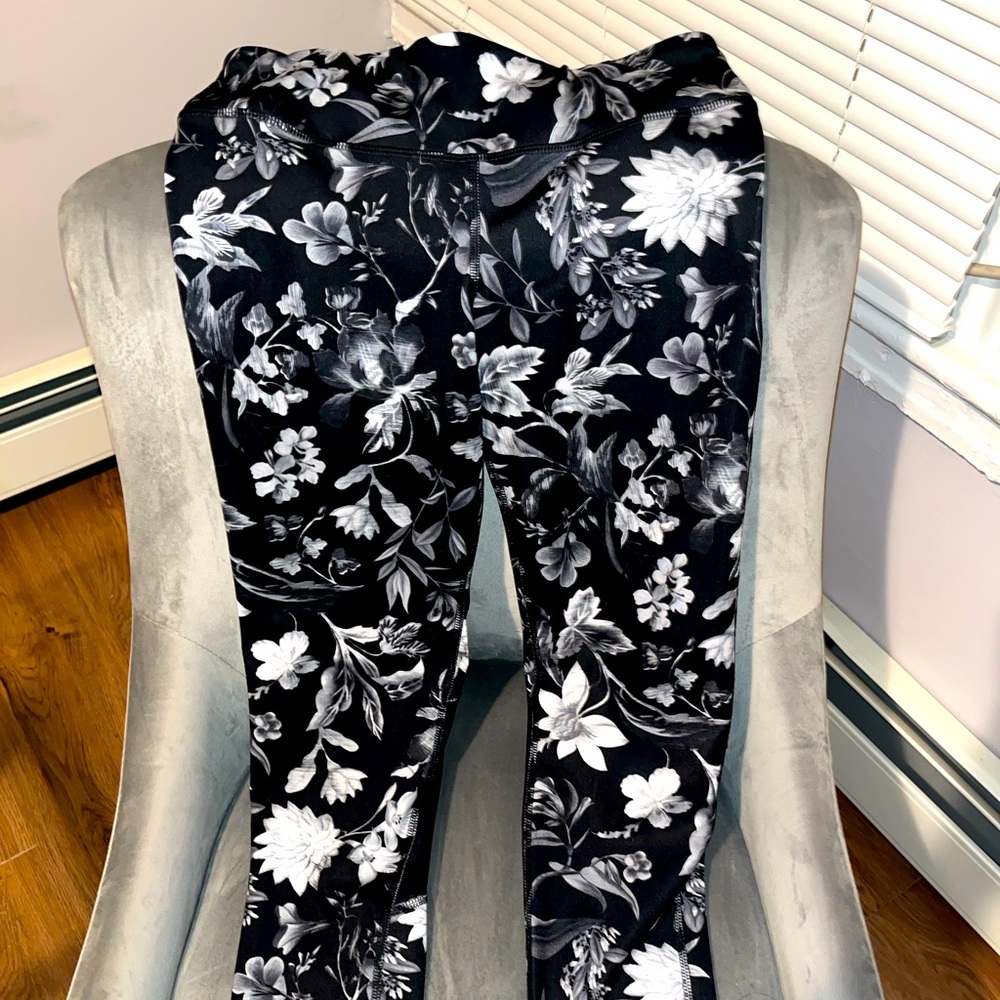Old Navy active floral leggings